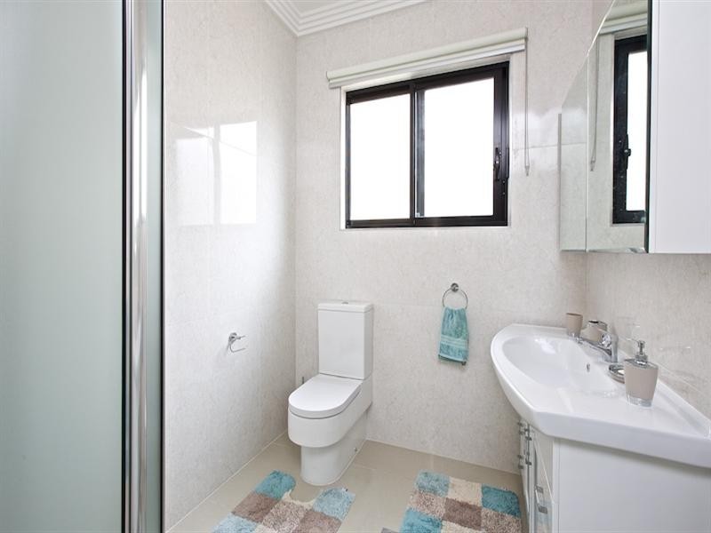 7 Wau Avenue, Runaway Bay QLD 4216