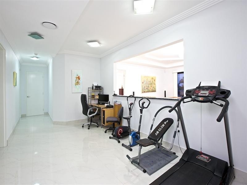 7 Wau Avenue, Runaway Bay QLD 4216