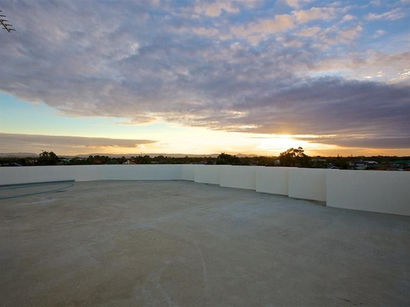 7 Wau Avenue, Runaway Bay QLD 4216