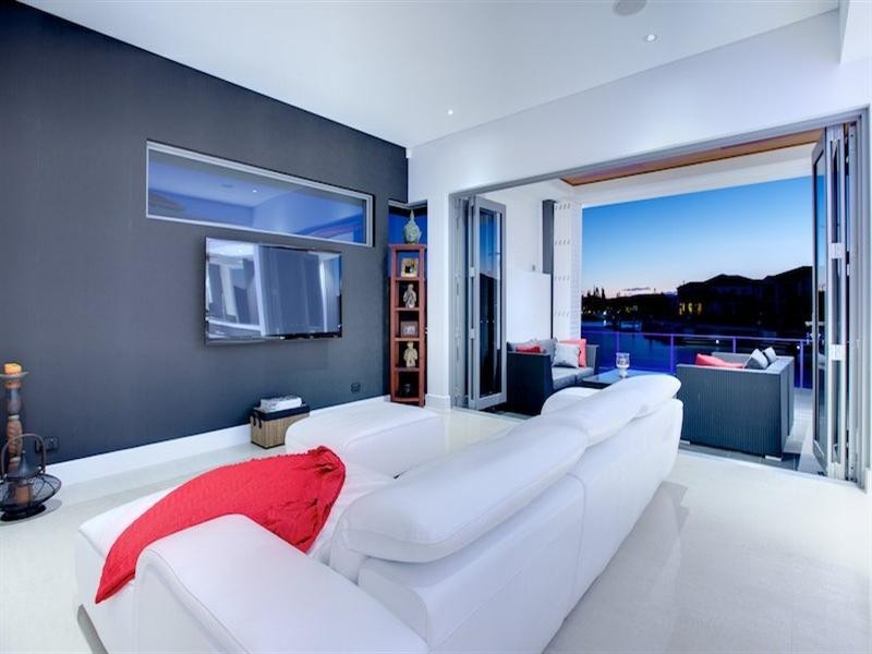 9 Kensington Mews, Sovereign Islands QLD 4216