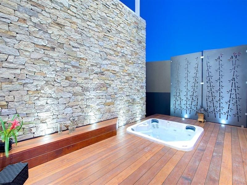 9 Kensington Mews, Sovereign Islands QLD 4216