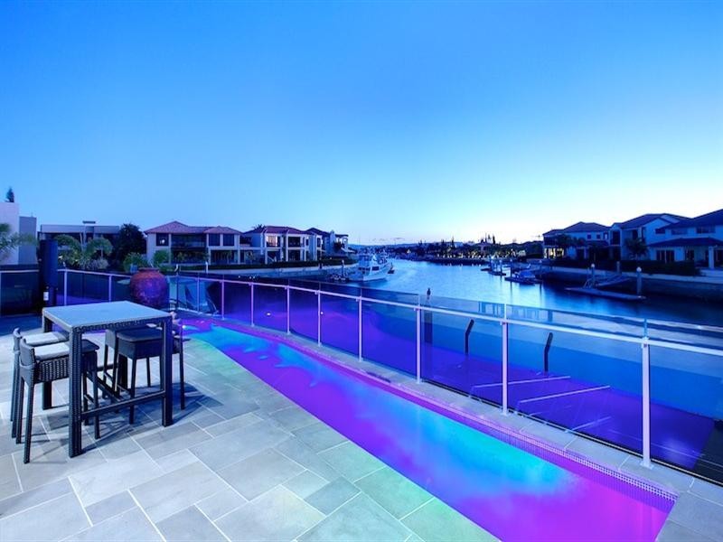 9 Kensington Mews, Sovereign Islands QLD 4216