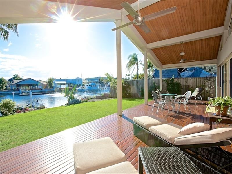 19 Markham Avenue, Runaway Bay QLD 4216