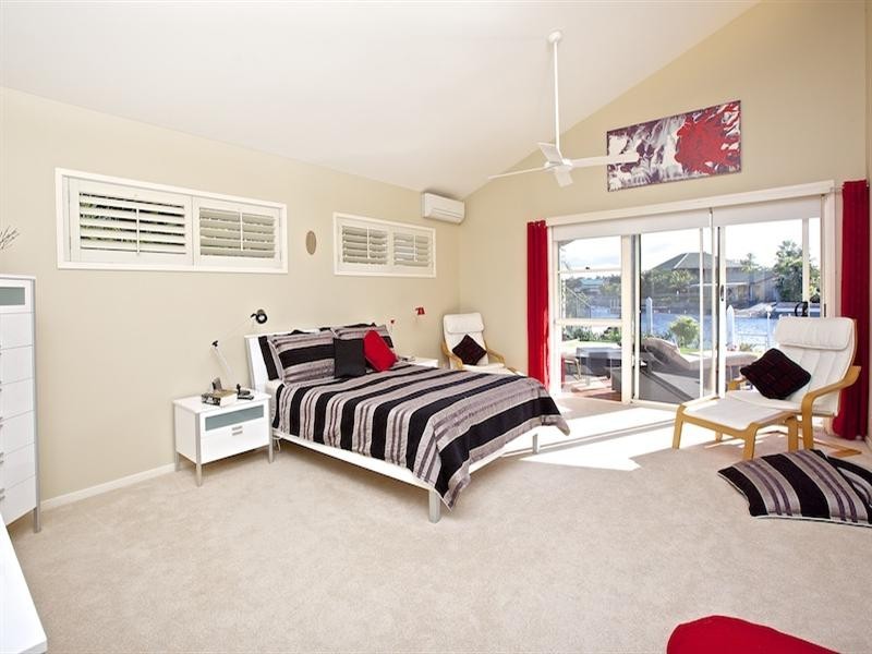 19 Markham Avenue, Runaway Bay QLD 4216