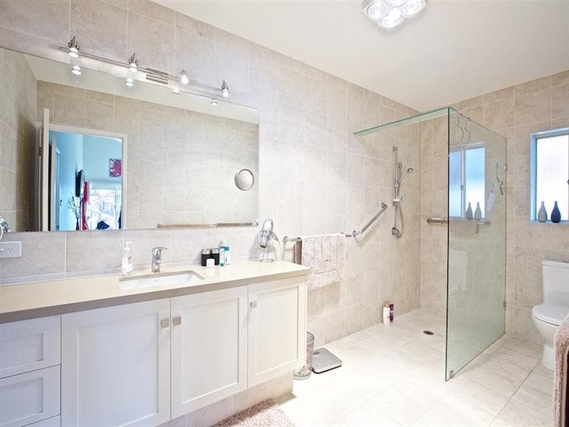 19 Markham Avenue, Runaway Bay QLD 4216