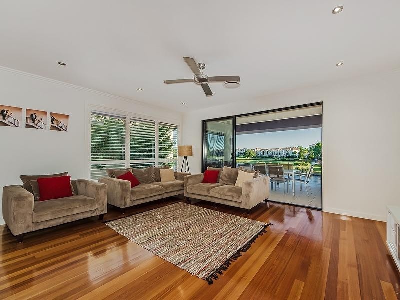 6093 Lugano Drive, Hope Island QLD 4212