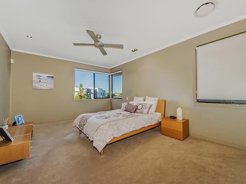 6093 Lugano Drive, Hope Island QLD 4212