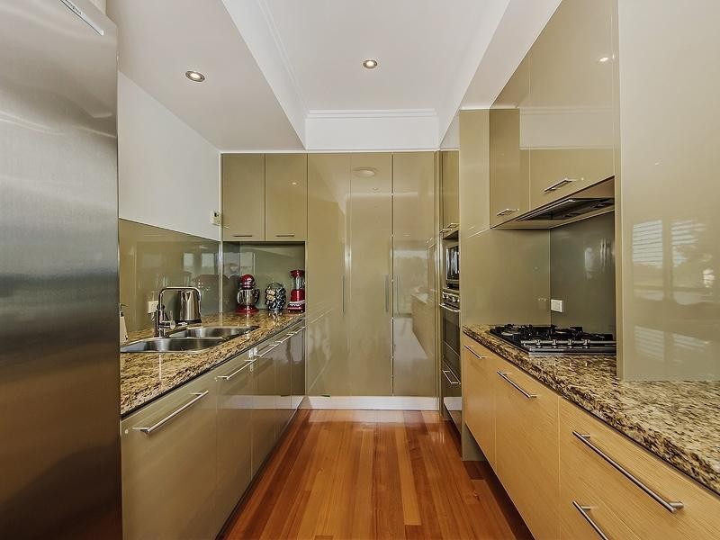 6093 Lugano Drive, Hope Island QLD 4212