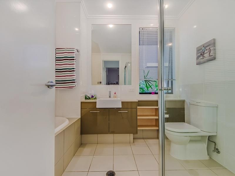 6093 Lugano Drive, Hope Island QLD 4212