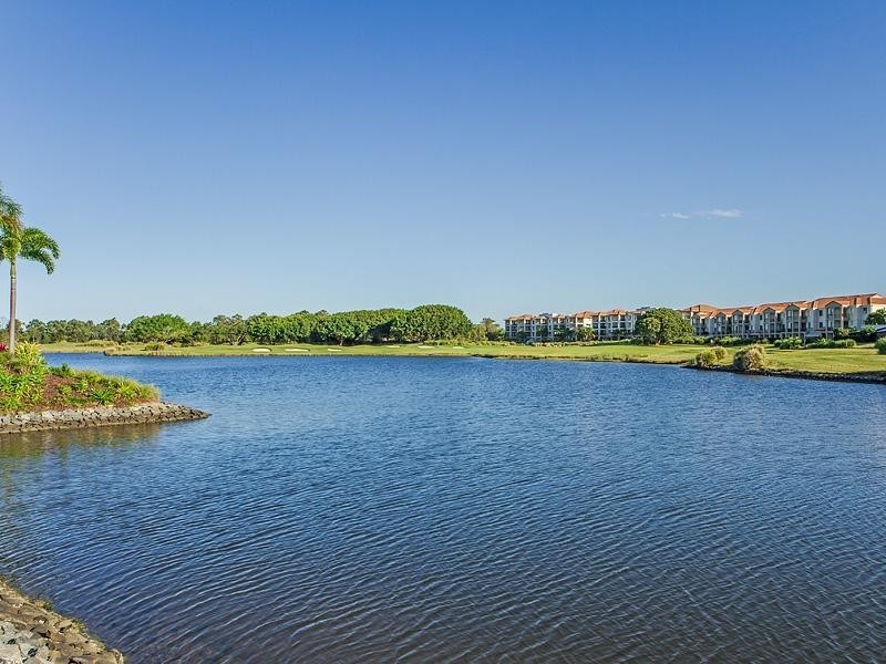 6093 Lugano Drive, Hope Island QLD 4212