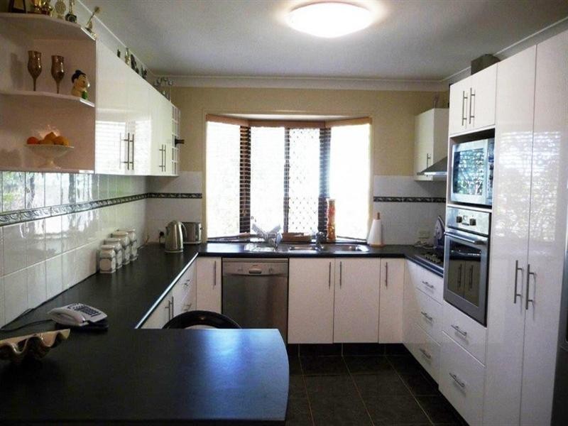 16 Bellona Court, Pacific Pines QLD 4211