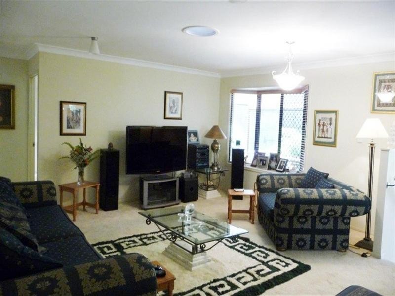 16 Bellona Court, Pacific Pines QLD 4211