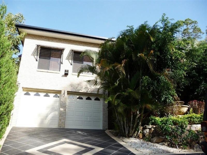 16 Bellona Court, Pacific Pines QLD 4211