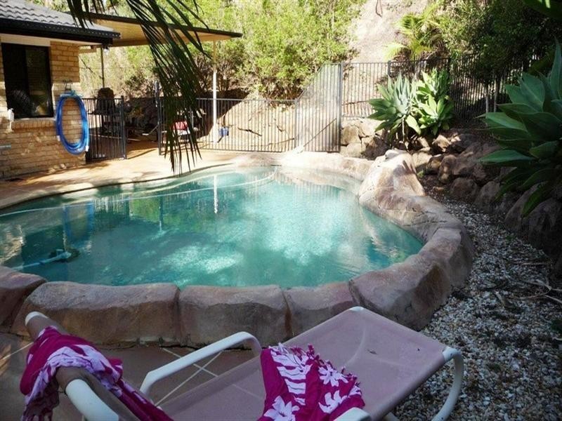 16 Bellona Court, Pacific Pines QLD 4211