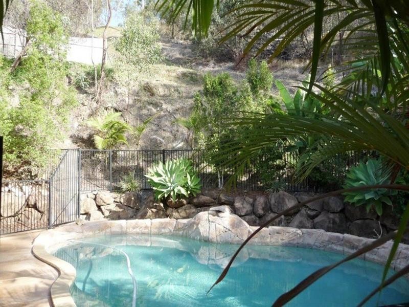 16 Bellona Court, Pacific Pines QLD 4211