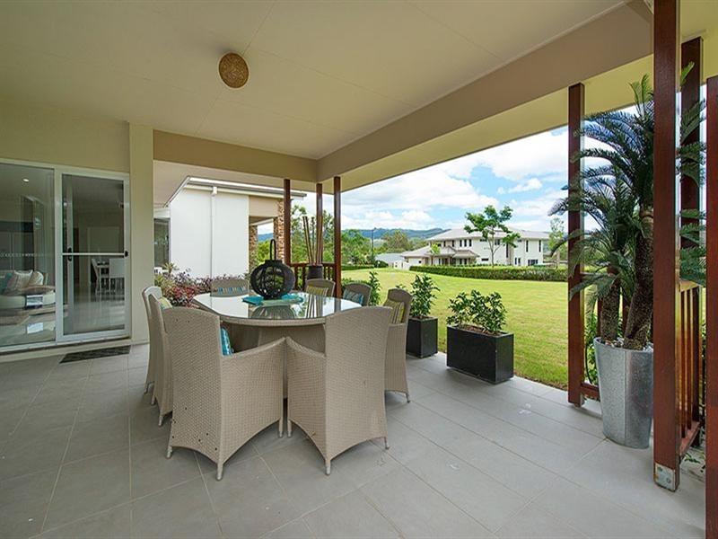 5 Summer Hill Crescent, Maudsland QLD 4210