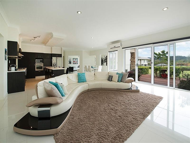 5 Summer Hill Crescent, Maudsland QLD 4210