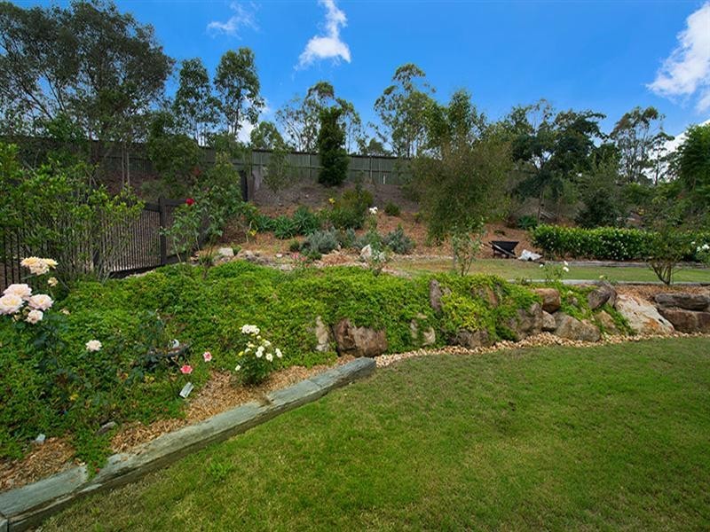 5 Summer Hill Crescent, Maudsland QLD 4210