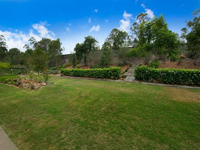 5 Summer Hill Crescent, Maudsland QLD 4210