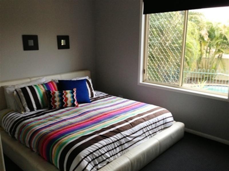 8 Balranald Court, Helensvale QLD 4212