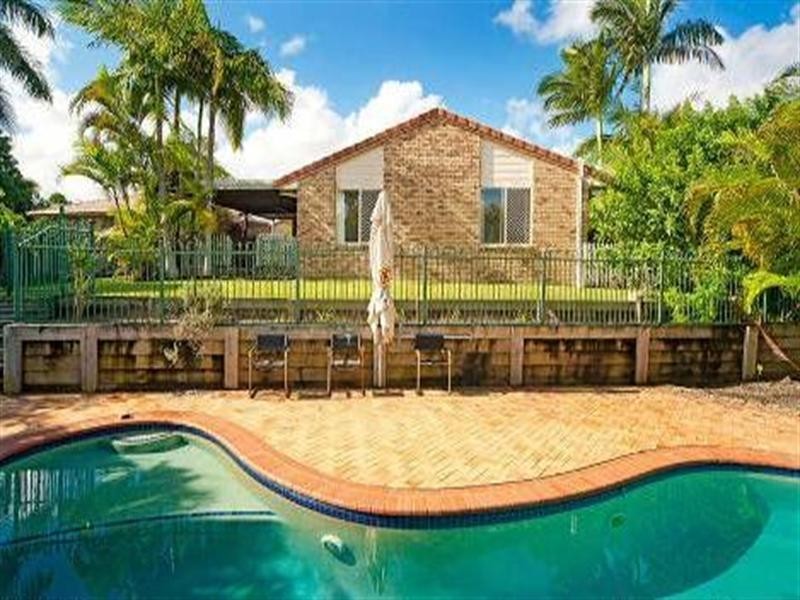 8 Balranald Court, Helensvale QLD 4212