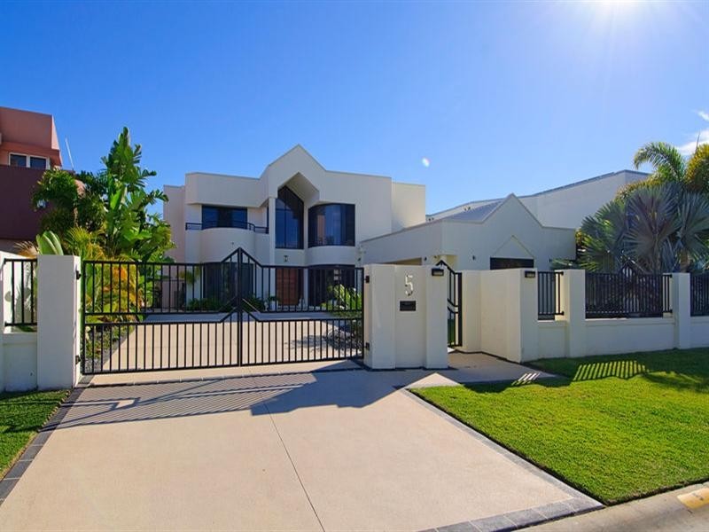 5 Kensington Mews, Sovereign Islands QLD 4216