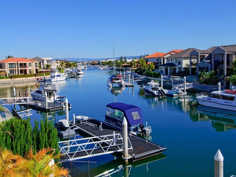 5 Kensington Mews, Sovereign Islands QLD 4216