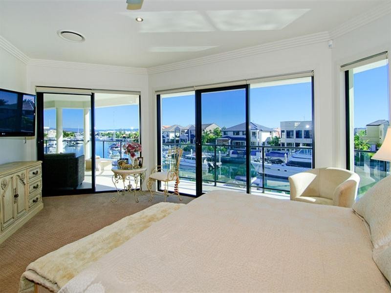 5 Kensington Mews, Sovereign Islands QLD 4216