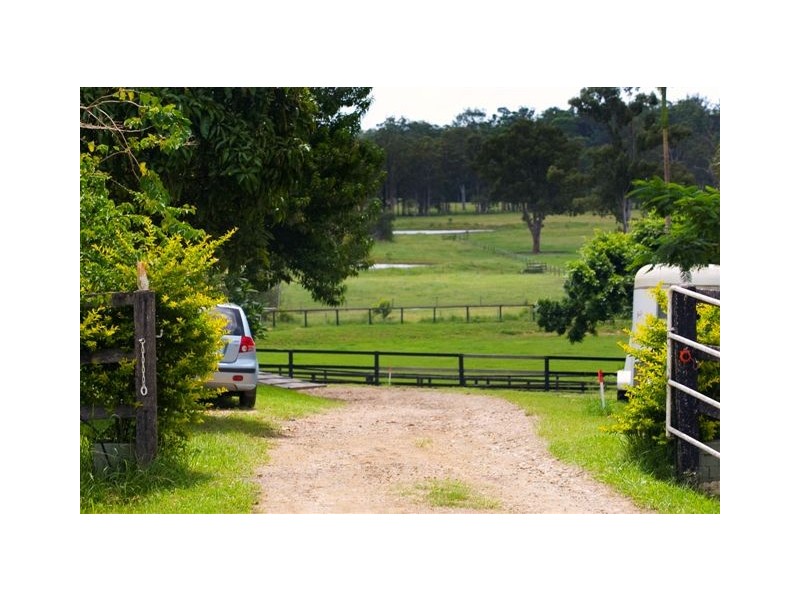 219 Lake Macdonald Drive, Cooroy QLD 4563