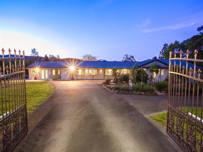 206 Mount Glorious Road, Samford Valley QLD 4520