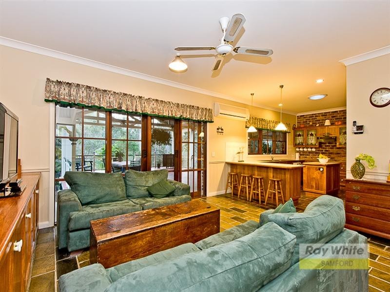 7 Winchester Avenue, Wights Mountain QLD 4520