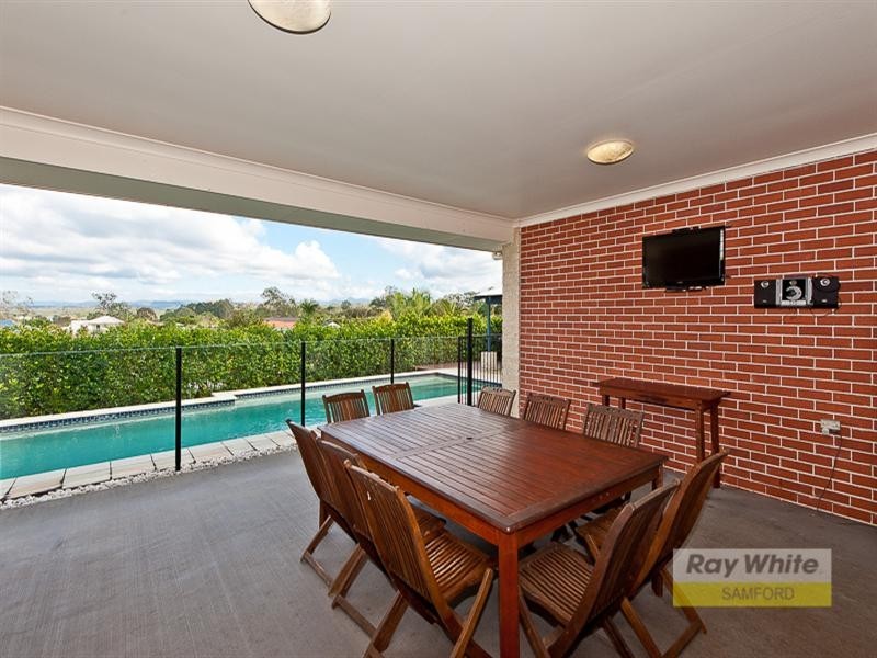 5 Wallers Court, Petrie QLD 4502