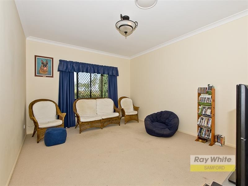 5 Wallers Court, Petrie QLD 4502