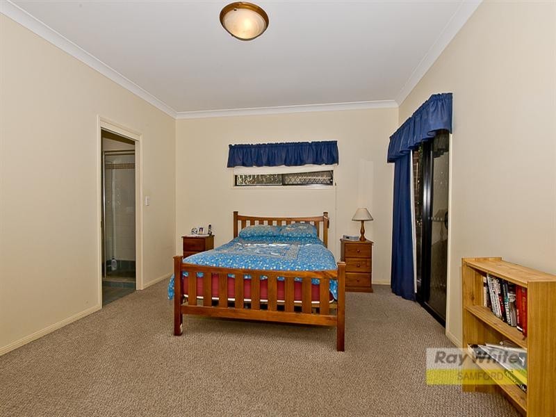 5 Wallers Court, Petrie QLD 4502