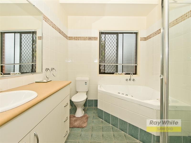 5 Wallers Court, Petrie QLD 4502