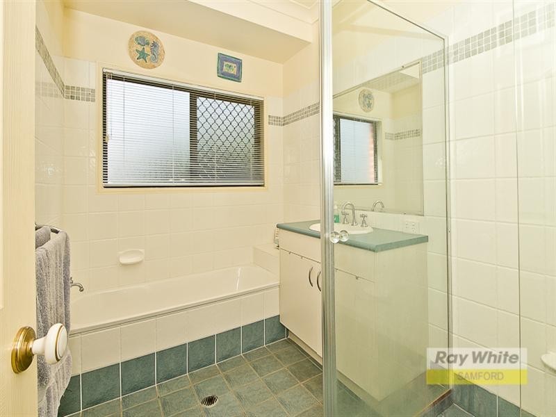 5 Wallers Court, Petrie QLD 4502