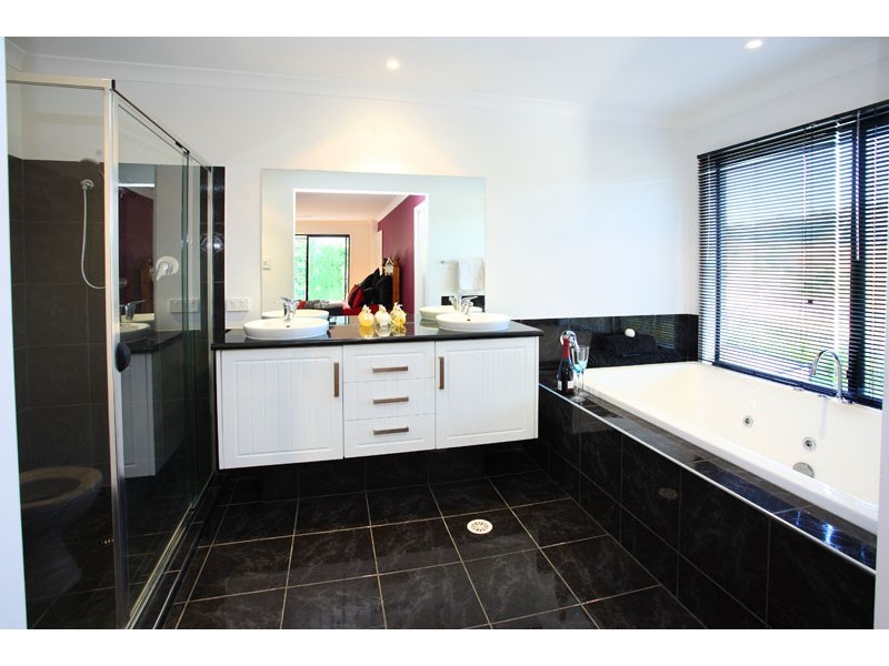 54 Tosca Street, Cashmere QLD 4500