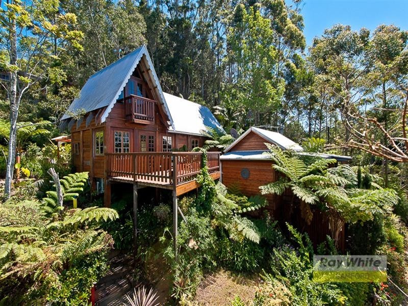 4 Ted Street, Mount Glorious QLD 4520