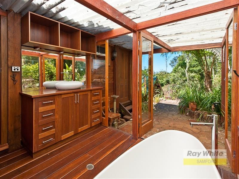 4 Ted Street, Mount Glorious QLD 4520