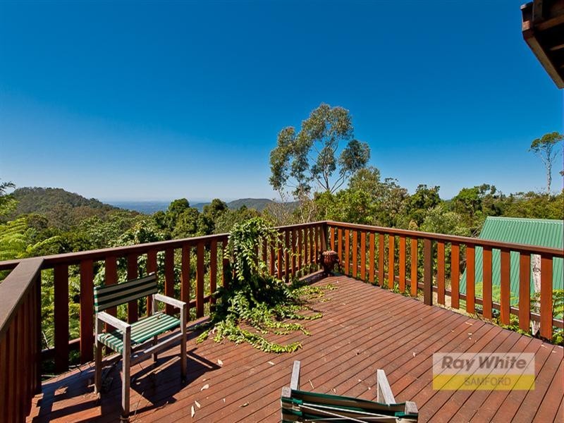 4 Ted Street, Mount Glorious QLD 4520