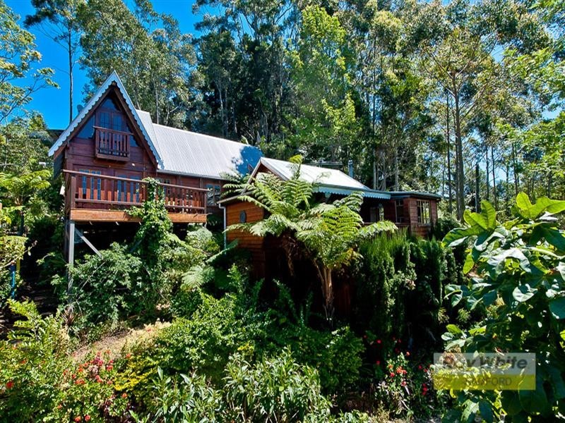 4 Ted Street, Mount Glorious QLD 4520