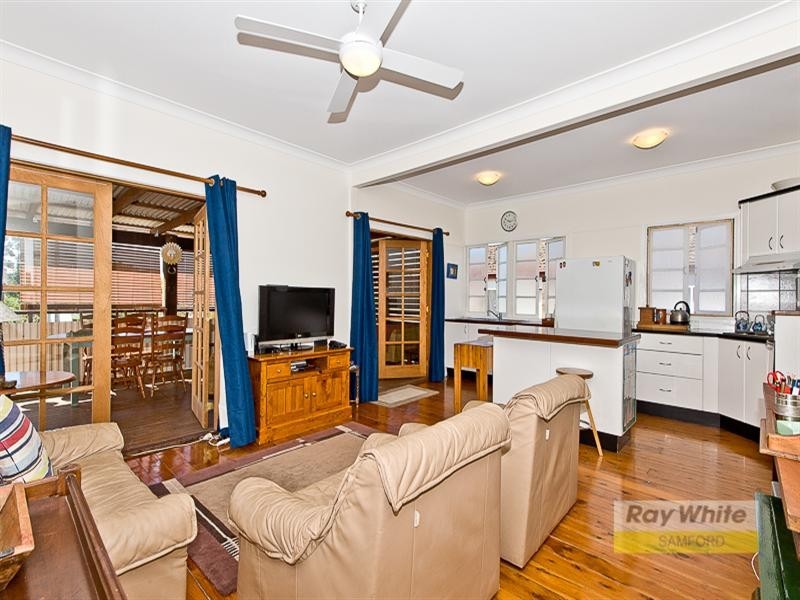 10 Junction Street, Samford Village QLD 4520