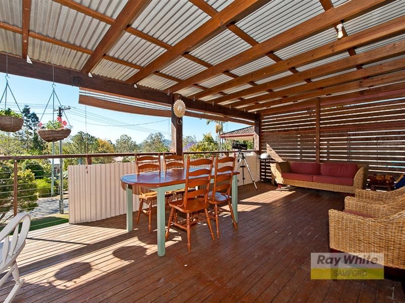 10 Junction Street, Samford Village QLD 4520