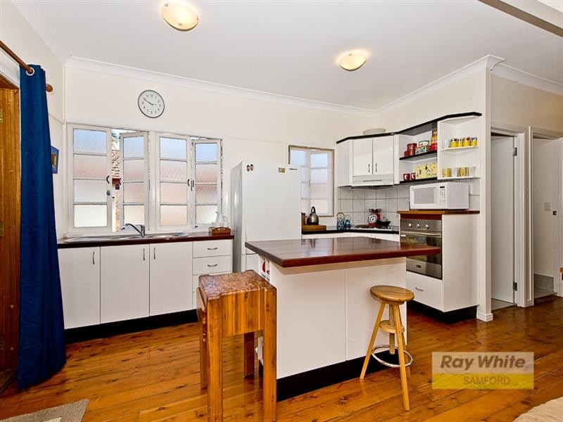 10 Junction Street, Samford Village QLD 4520