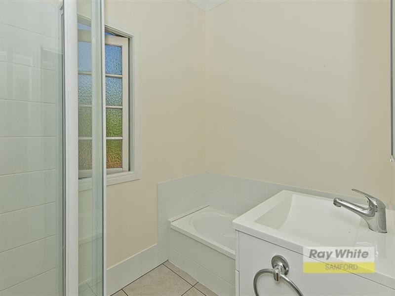 10 Junction Street, Samford Village QLD 4520