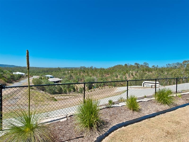 15 Ron Bischof Close, Cashmere QLD 4500
