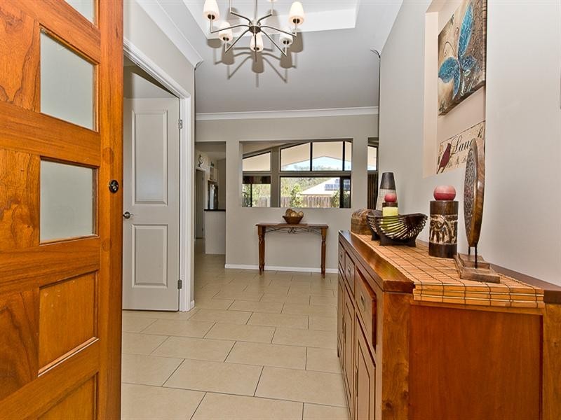 15 Ron Bischof Close, Cashmere QLD 4500