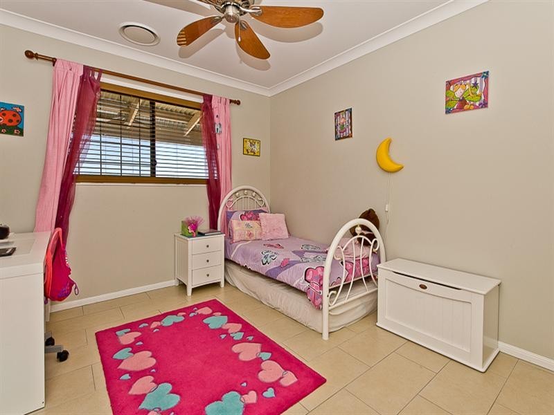 15 Ron Bischof Close, Cashmere QLD 4500