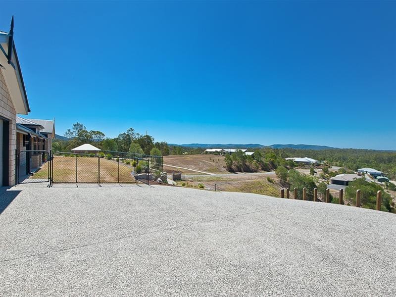 15 Ron Bischof Close, Cashmere QLD 4500