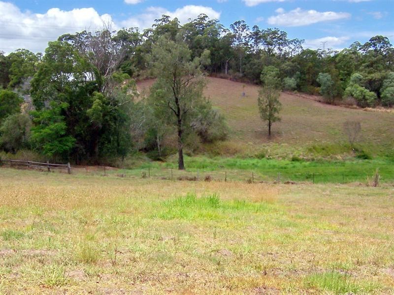 803 Bunya Road, Draper QLD 4520